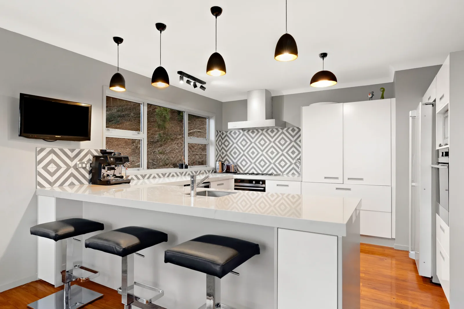 Mt Albert residence kitchen by KDB Construction