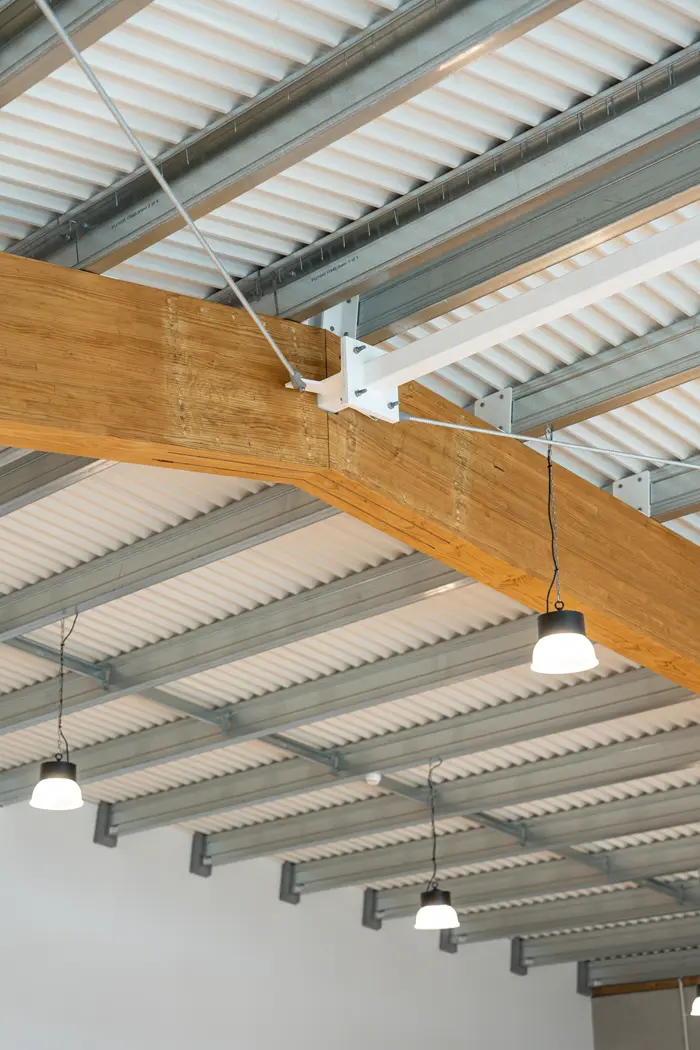 Glulam ridge beam detail